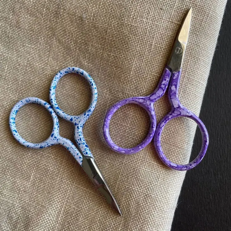 Wholesale 2.5 Inch Stainless Steel Tiny Embroidery Scissors With Sharp Fine Blades For Cross Stitch Sewing And Thread Cutting